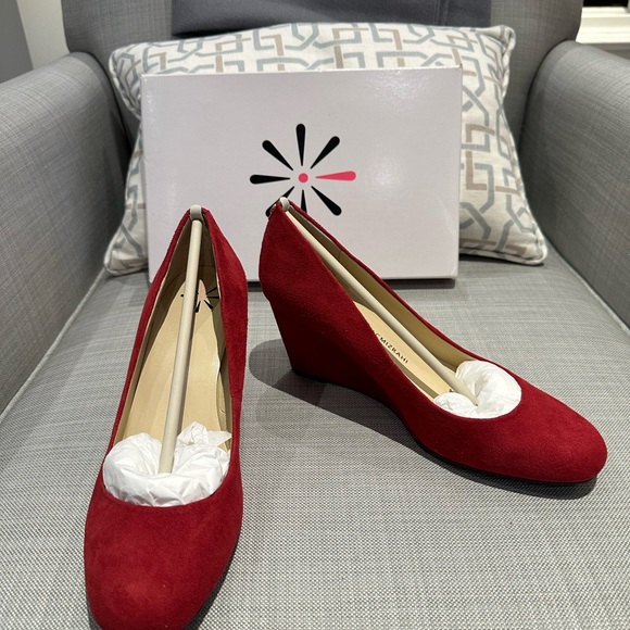 *HOST PICK* New ladies red suede wedge heel shoes. Never worn - Picture 4 of 12